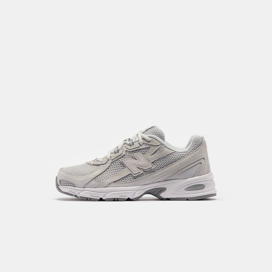 740 Sneaker in Grey/Reflection/Slate Grey/Grey Matter