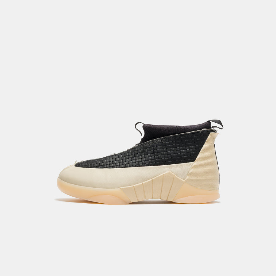 Air Jordan 15 SP Sneaker in Muslin/Muslin/Black