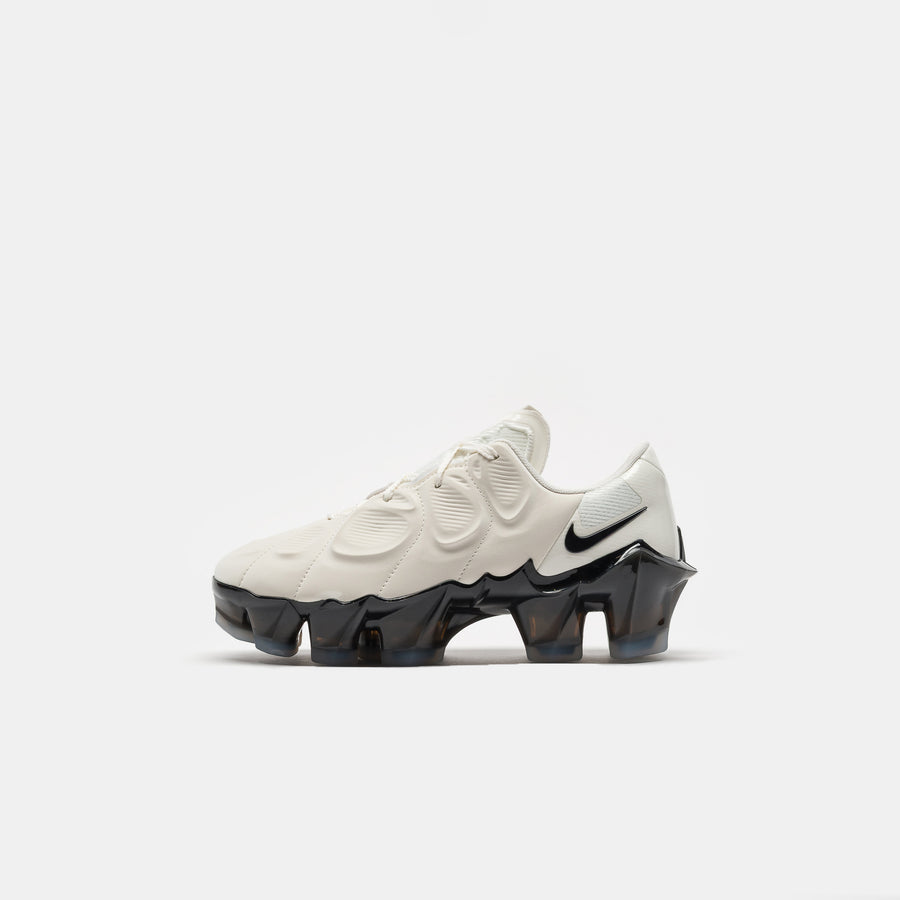 First Sight Mirage Sneaker in Sail/Black/Clear