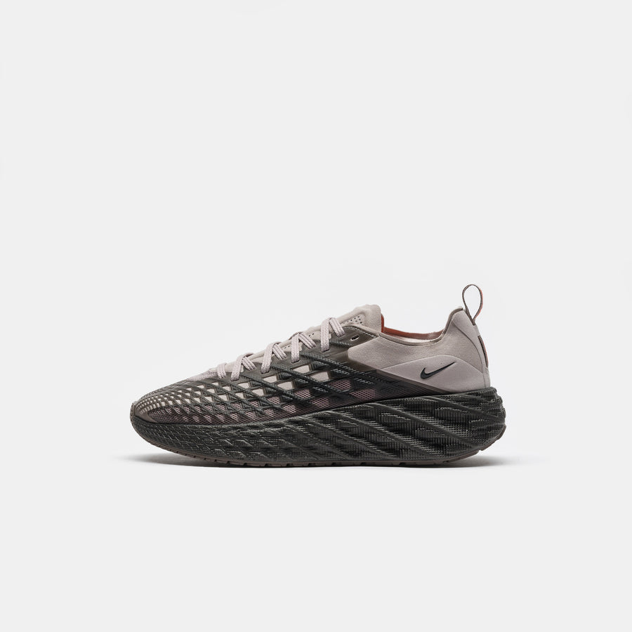 Ava Edge Sneaker in College Grey/Black/Dark Smoke Grey