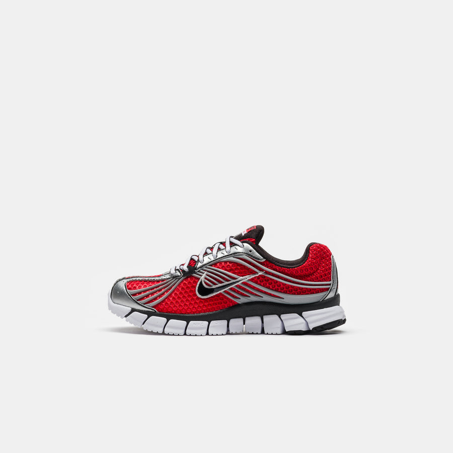 Zoom Skylon 11 Sneaker in University Red/Black/Metallic Silver