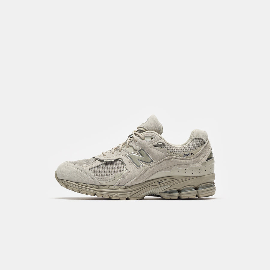 2002DX Sneaker in Shipyard/Silver Metallic