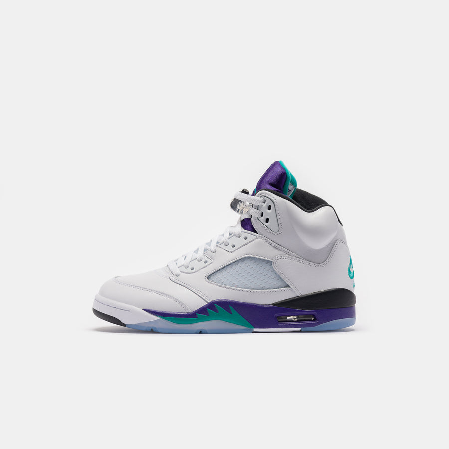 Air Jordan 5 Retro Sneaker in White/New Emerald/Grape Ice/Black
