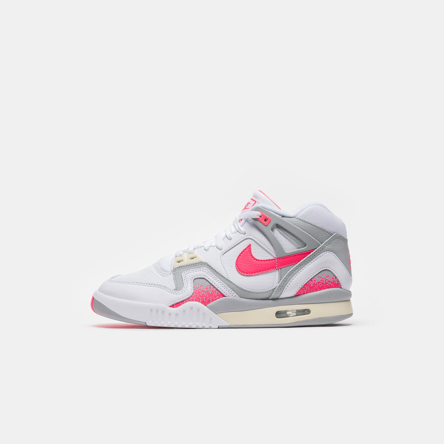 Air Tech Challenge 2 Sneaker in White/Racer Pink/Light Smoke Grey
