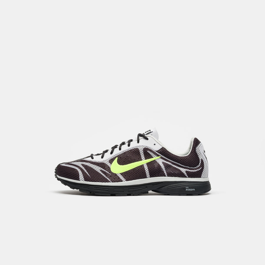 Zoom Streak 3 Sneaker in Black/Volt/Summit White